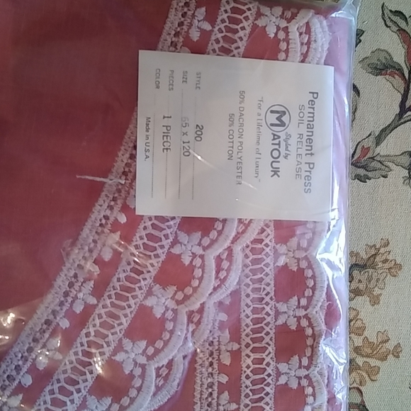 Fine Matouk Tablecloth - Picture 2 of 3